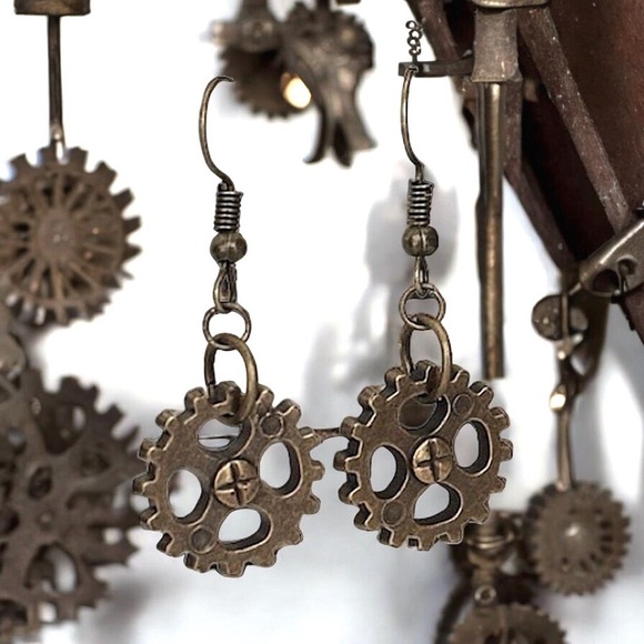 5 For $25💫Steampunk Gears Dangles Earrings - Picture 1 of 6